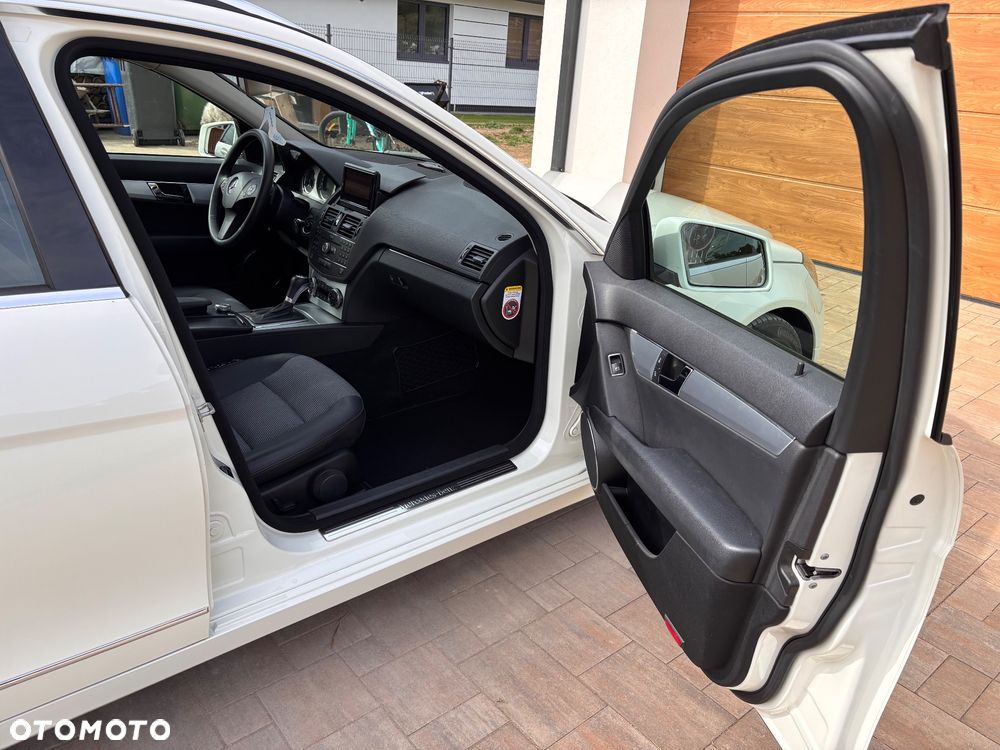 Mercedes-Benz Klasa C 280 7G-TRONIC Avantgarde Sport Edition - 13