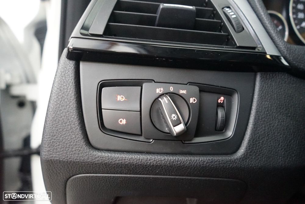 BMW 320 d Touring Line Sport - 16