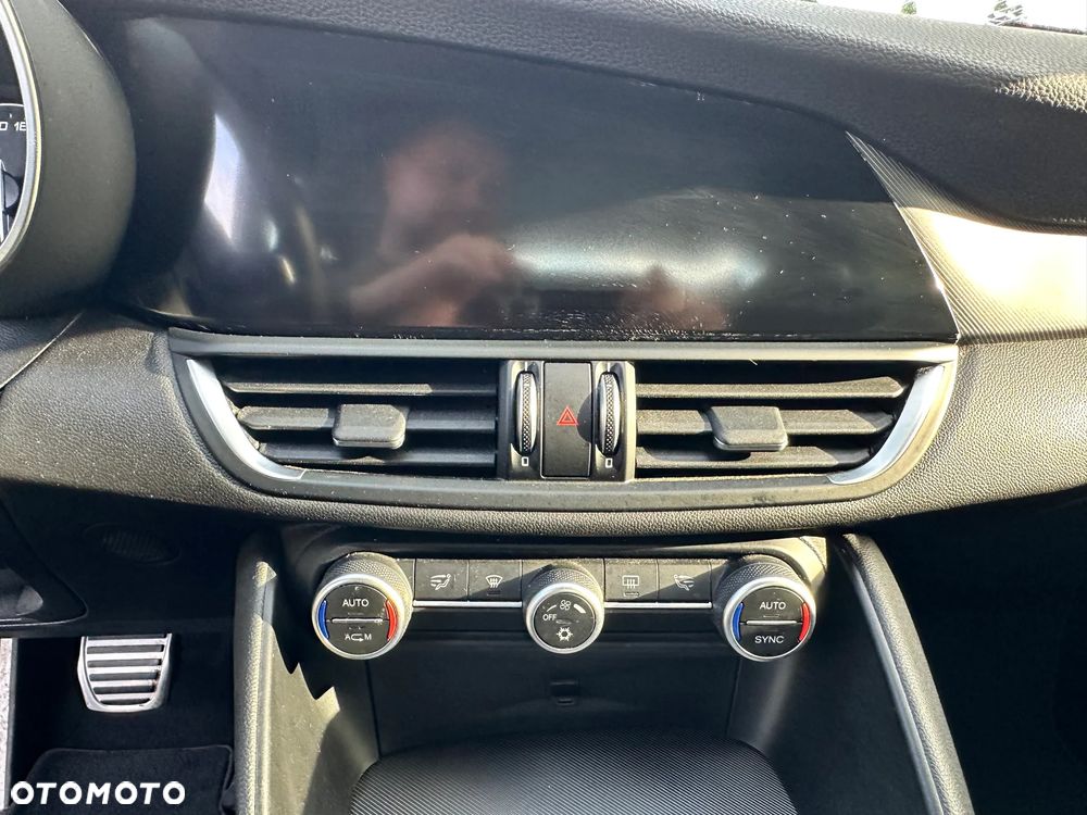 Alfa Romeo Giulia - 17