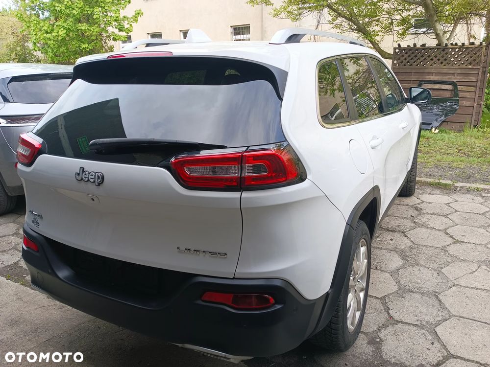Jeep Cherokee - 33