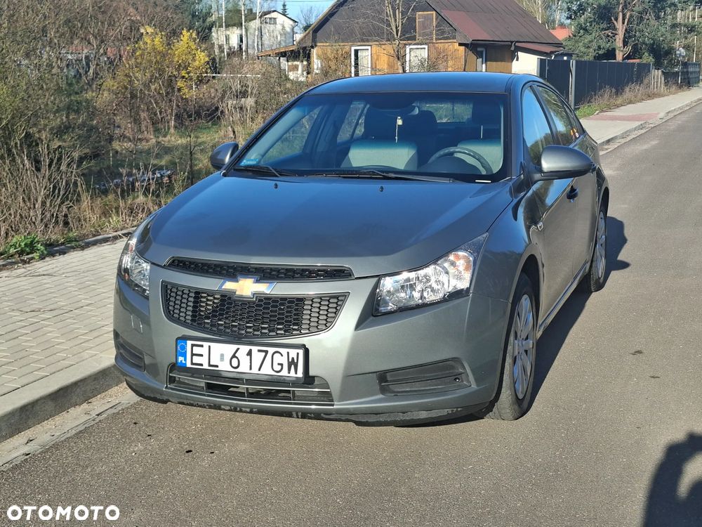 Chevrolet Cruze 1.6 Base - 9