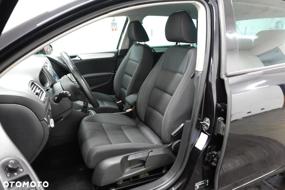 Volkswagen Golf 1.6 TDI DPF Comfortline - 24