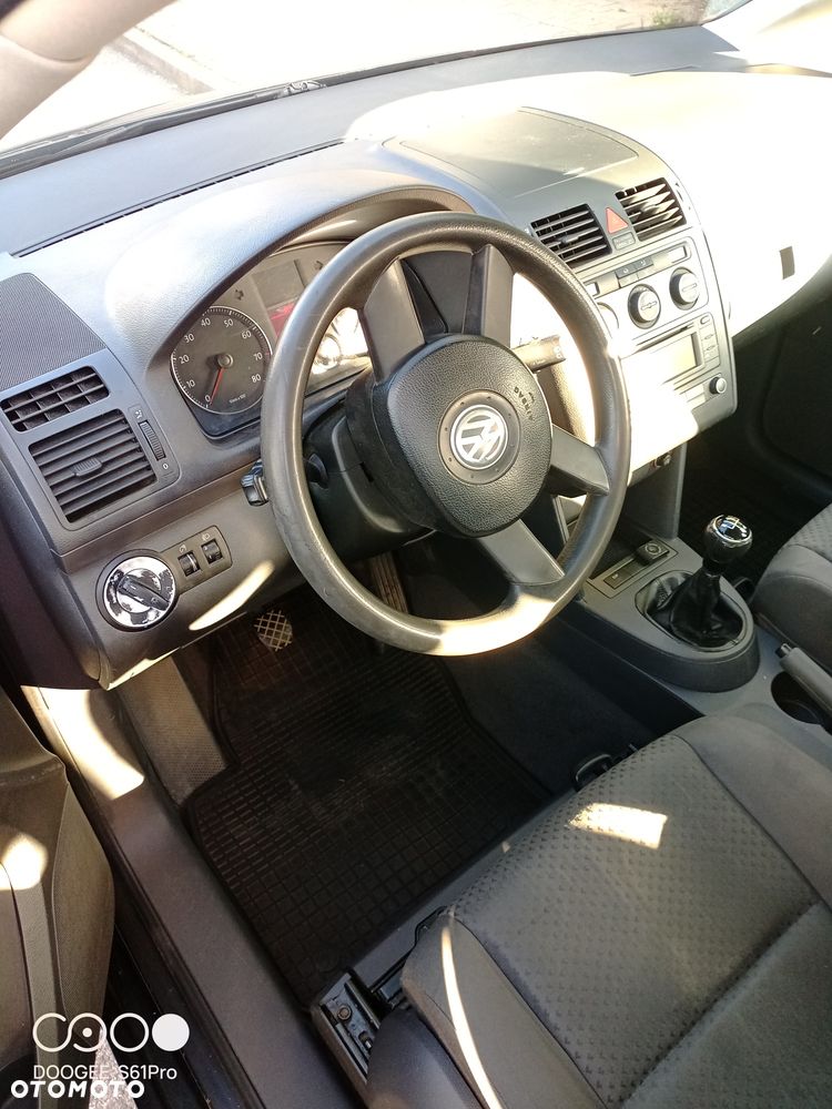 Volkswagen Touran - 4