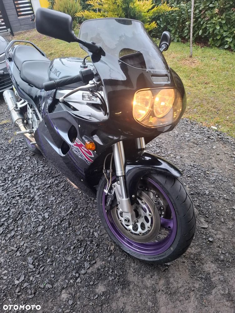 Suzuki GSX-R - 2