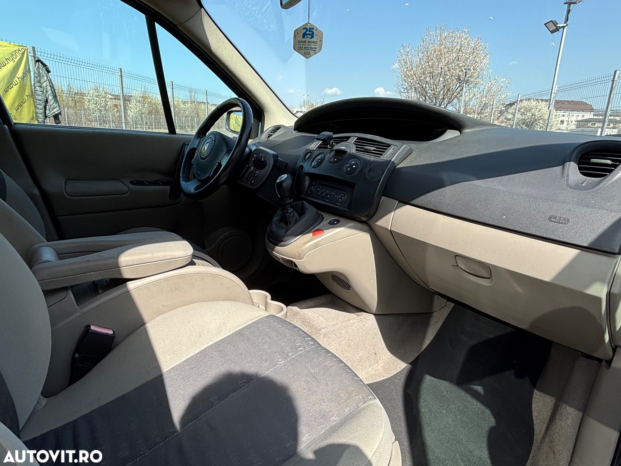 Renault Grand Scenic - 10