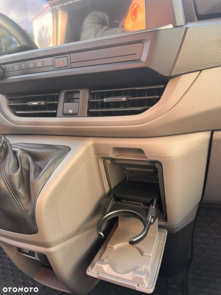 Volkswagen Transporter T7 - 19