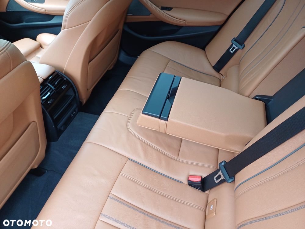 BMW Seria 5 520d - 7