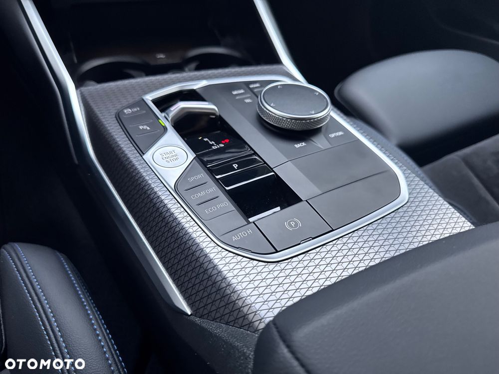 BMW Seria 3 320d xDrive M Sport sport - 32