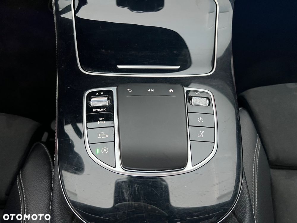 Mercedes-Benz Klasa E 220 d AMG - 32