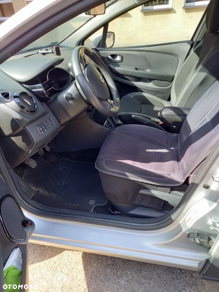Renault Clio - 11
