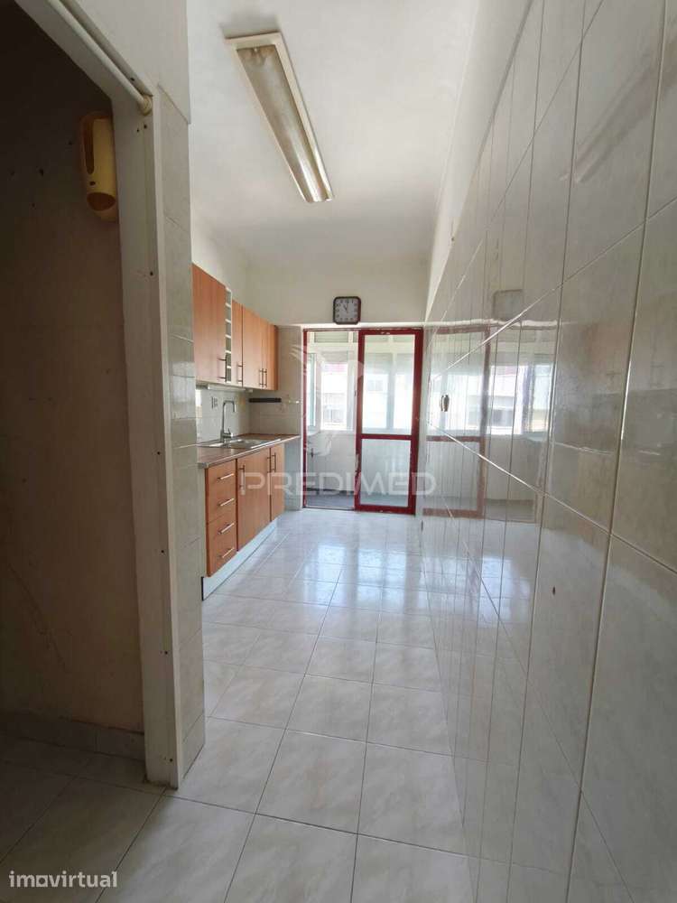 Apartamento T3+1 para Remodelar - Grande imagem: 2/33