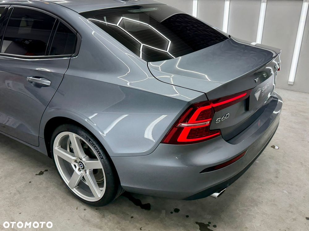 Volvo S60 T6 AWD Momentum Pro - 26