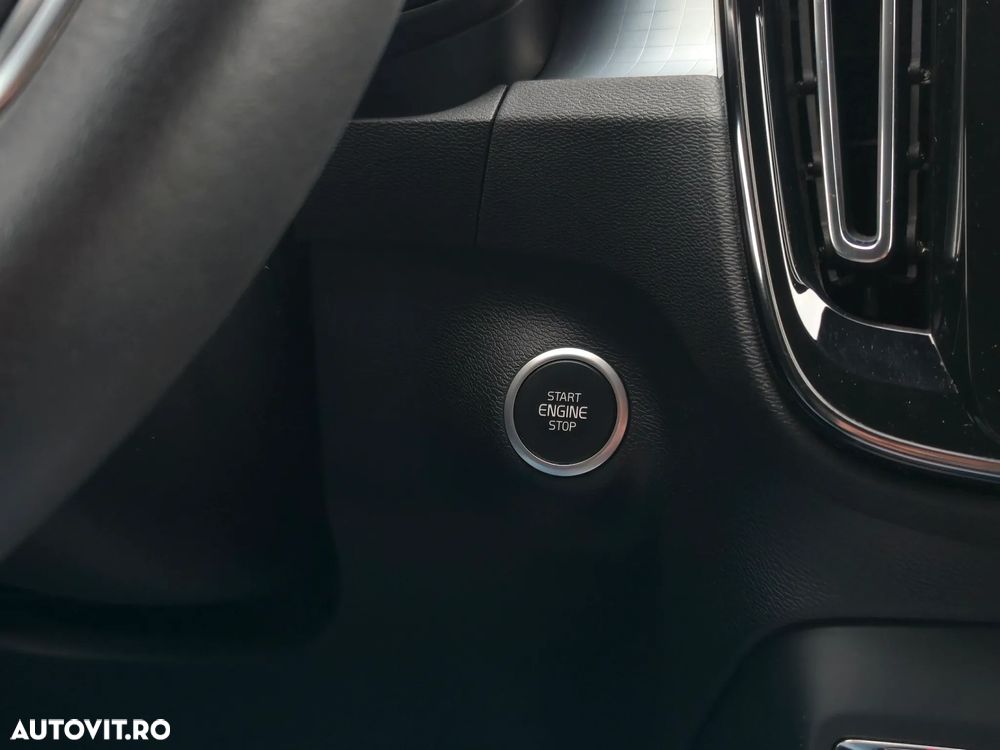 Volvo XC 40 T5 Recharge DKG Essential - 17