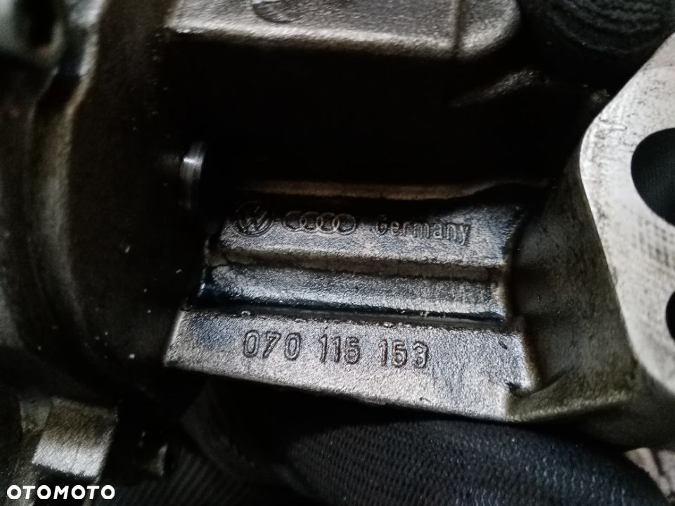 Pompa oleju VW Touareg 2.5 TDI 070115105A 070115153 - 7