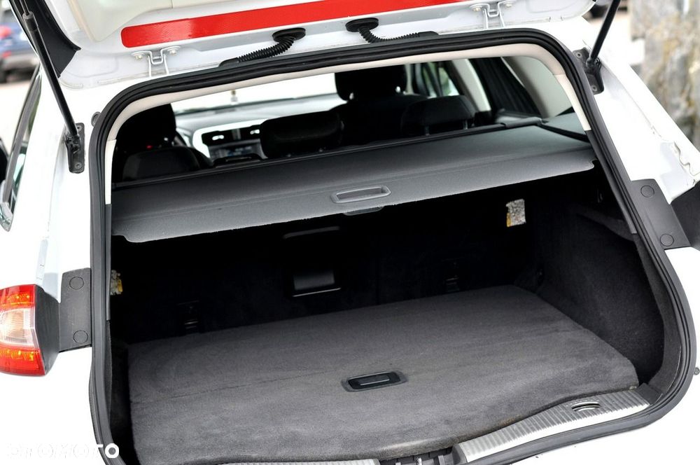Ford Mondeo 2.0 TDCi Ambiente - 36