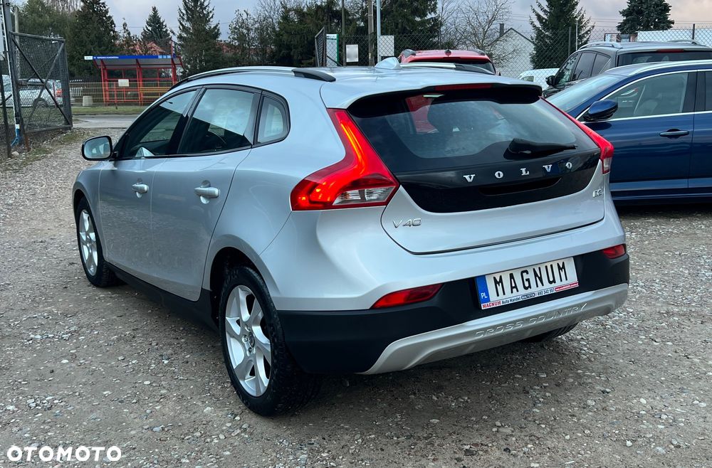 Volvo V40 Cross Country D2 Momentum - 34
