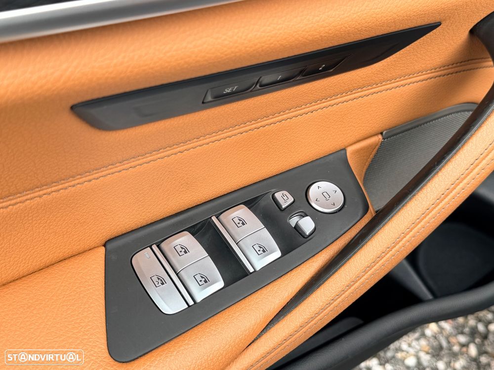 BMW 530 e Pack Desportivo M - 19