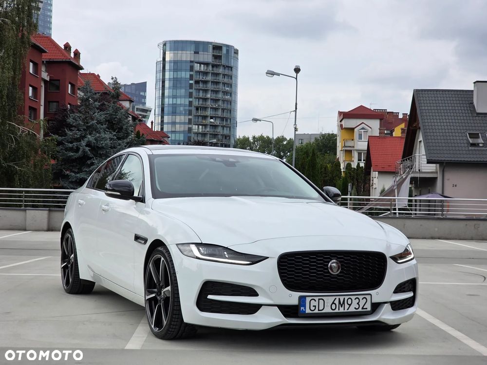 Jaguar XE 2.0 D180 R-Dynamic S - 13