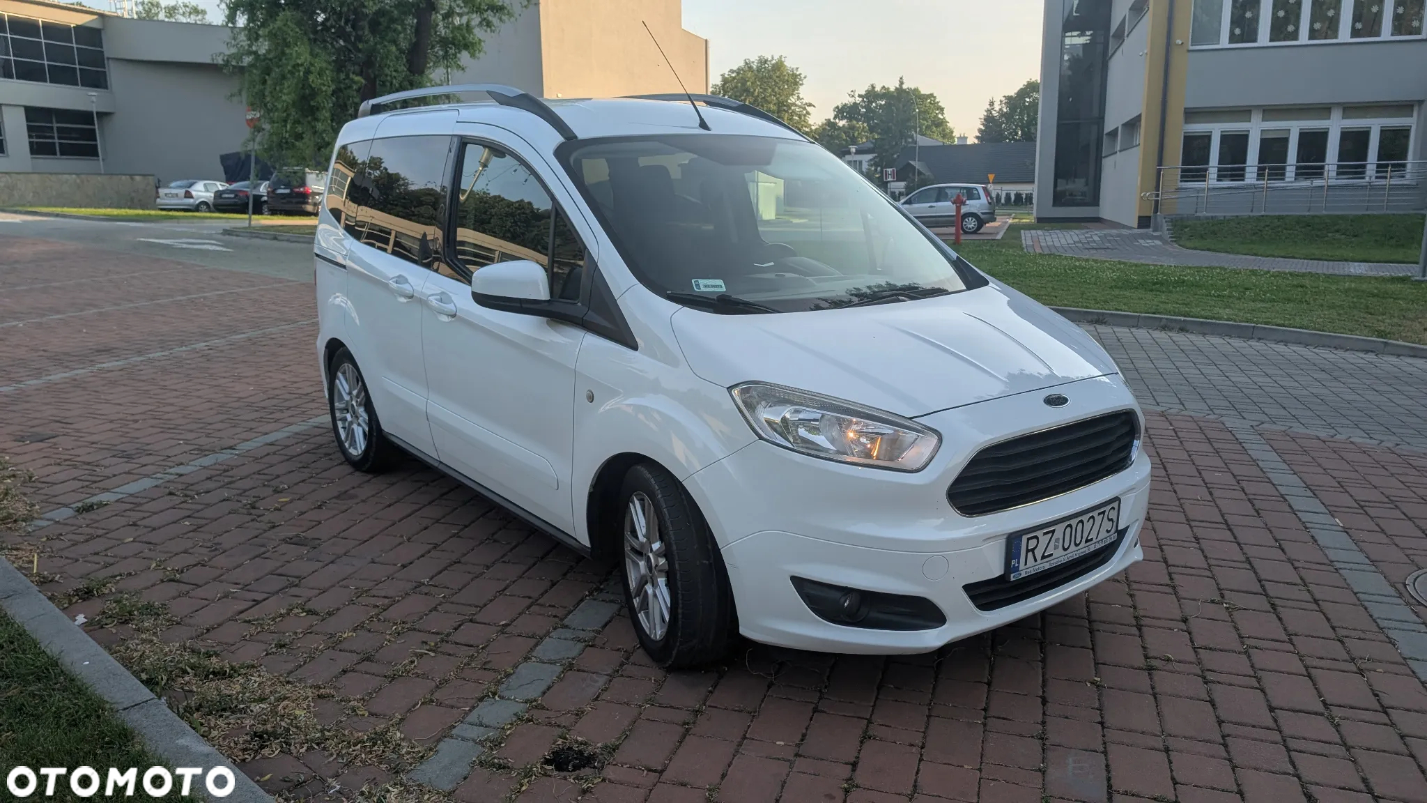 Ford Tourneo Courier 1.0 EcoBoost Titanium - 7