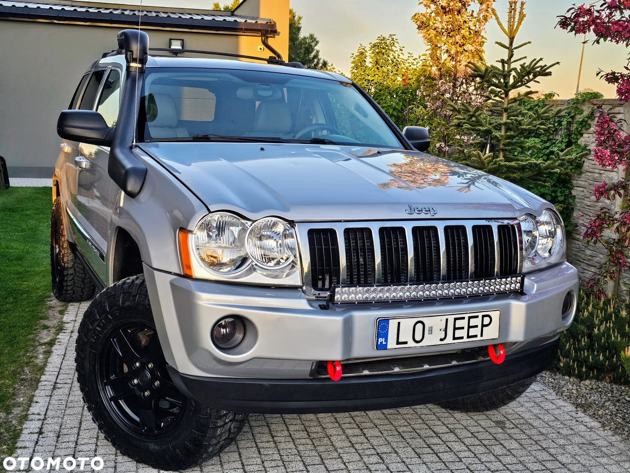 Jeep Grand Cherokee 5.7 V8 HEMI 4WD Automatik Overland - 23