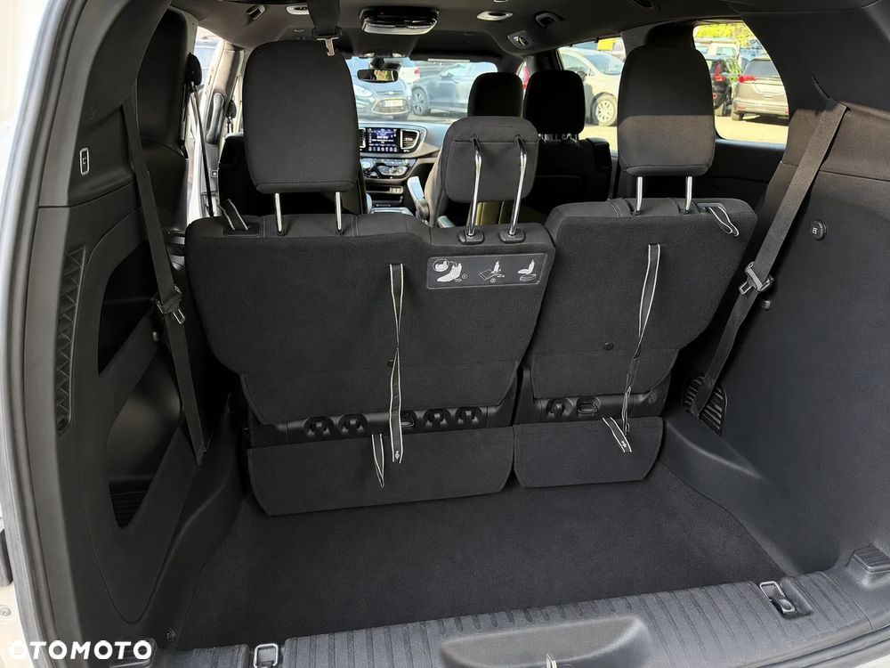 Chrysler Pacifica - 15