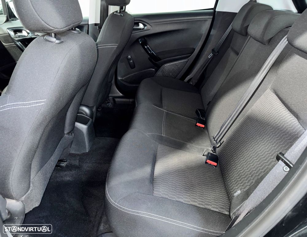 Peugeot 208 1.2 PureTech Style - 13