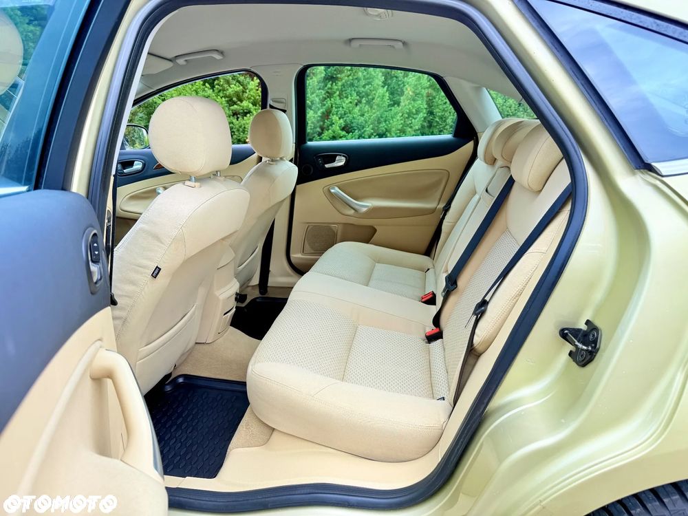 Ford Mondeo 2.0 FF Ghia - 5