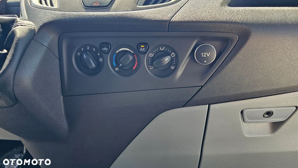 Ford TRANSIT CUSTOM - 18