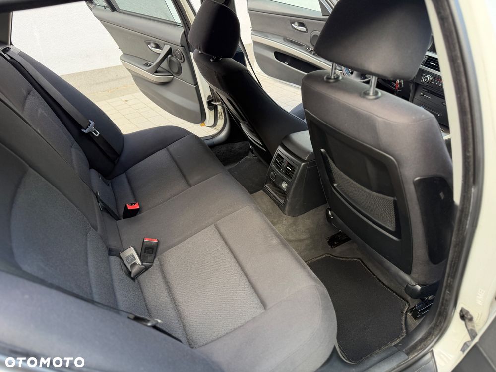 BMW Seria 3 320d xDrive DPF Edition Fleet Exclusive - 9