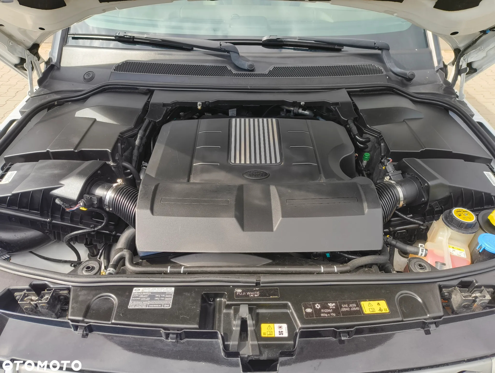 Land Rover Discovery IV 3.0 V6 SC HSE - 21