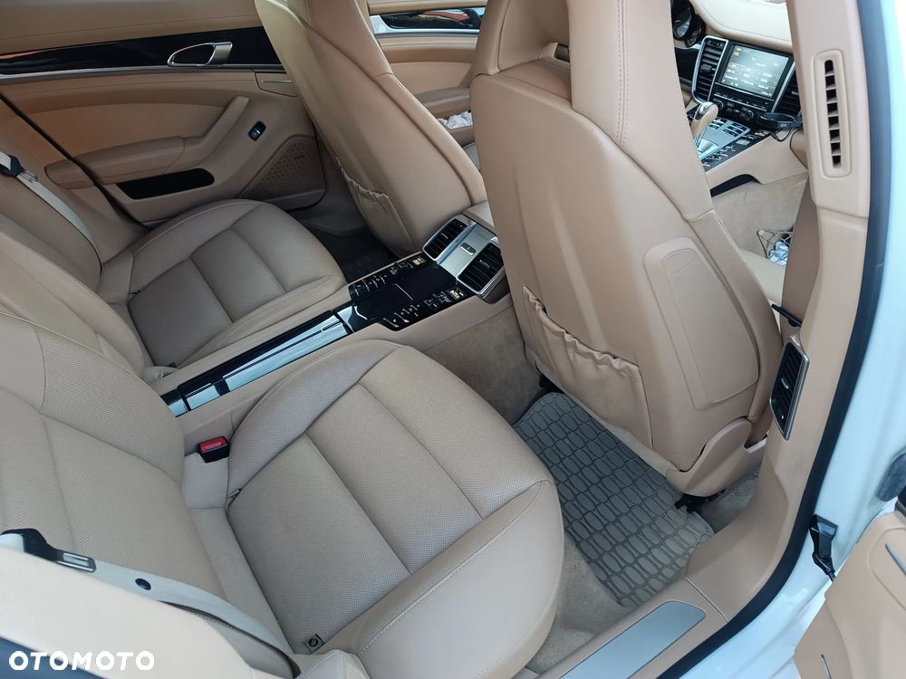 Porsche Panamera 4 PDK Edition - 18