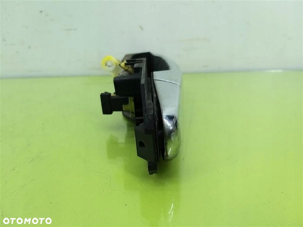 Klamka zewnętrzna tył prawa Chevrolet HHR 2005-2011 - 2