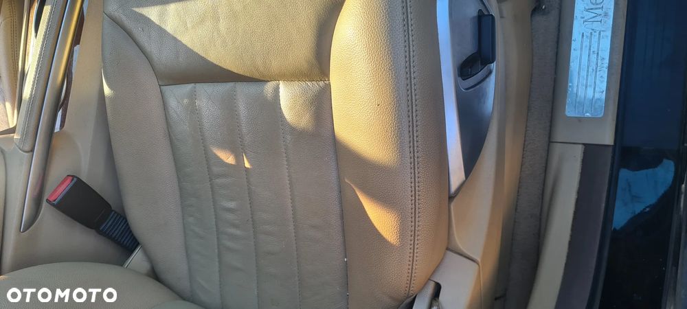 Mercedes-Benz ML 350 4-Matic - 25