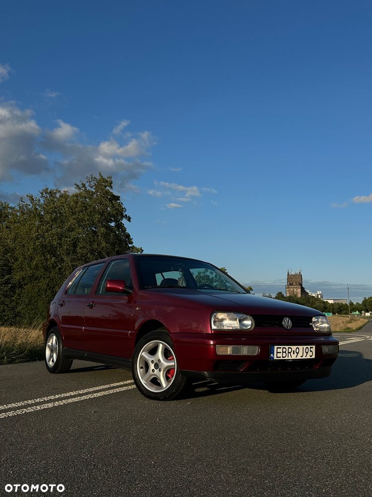 Volkswagen Golf - 1