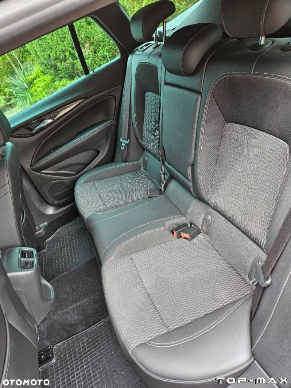 Opel Insignia - 24