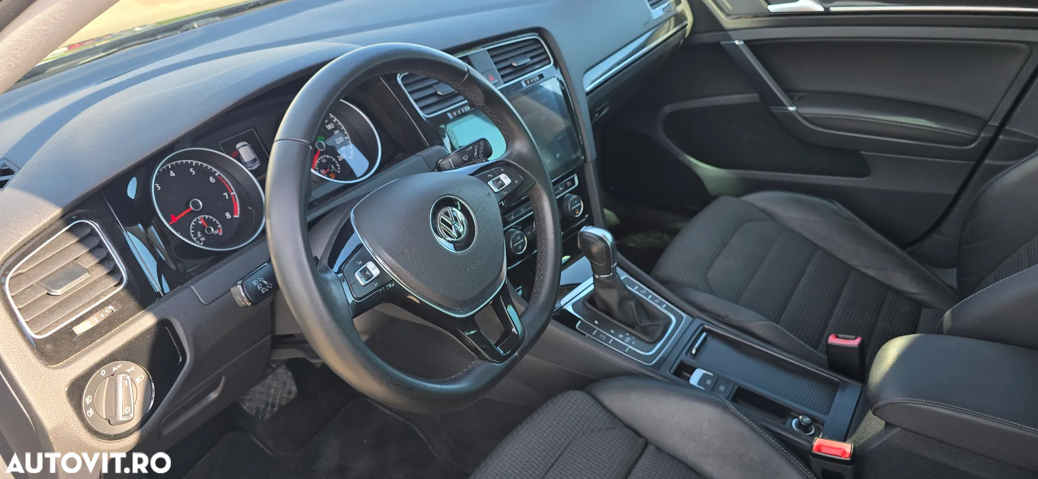 Volkswagen Golf 1.4 TSI ACT BlueMotion Technology DSG Highline - 25