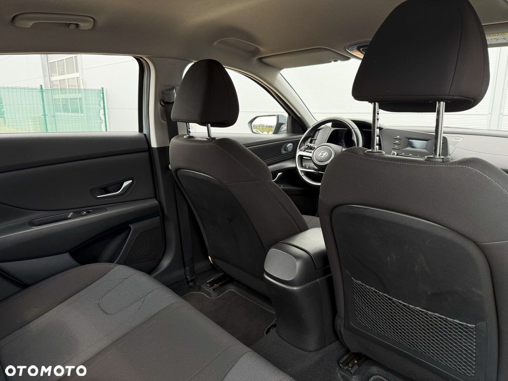 Hyundai Elantra 1.6 Modern CVT - 27