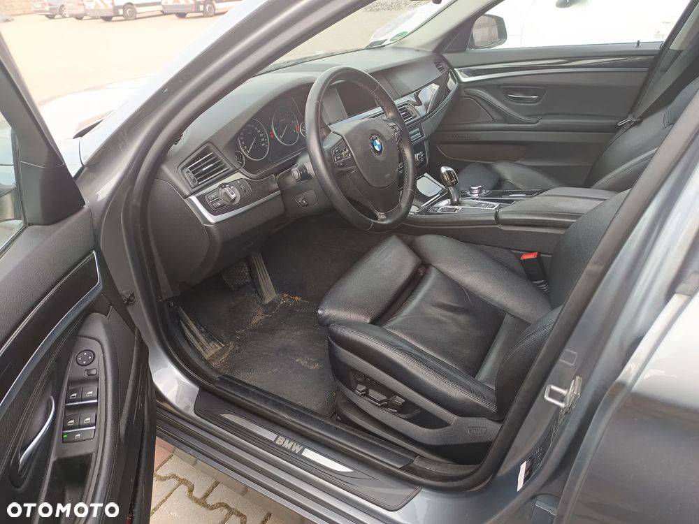 BMW Seria 5 525d - 9