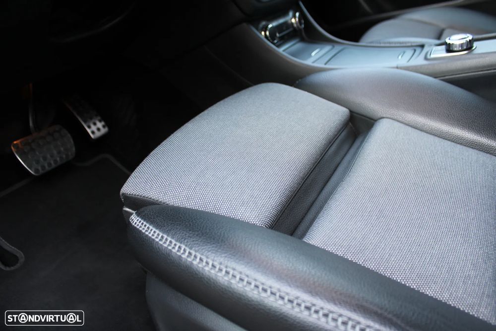 Mercedes-Benz GLA 180 d 7G-DCT Urban - 35