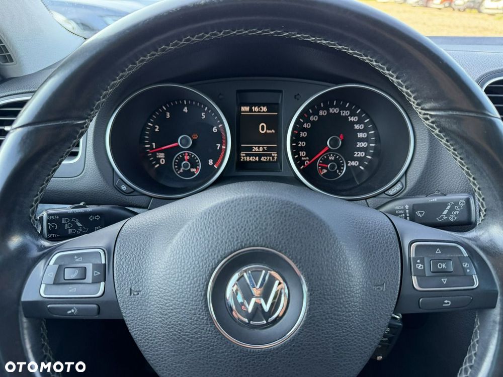 Volkswagen Golf - 10