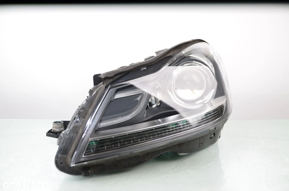 MERCEDES C-KLASA W204 LIFT XENON A2048204339 LEWA Przedni Oryginał - 2