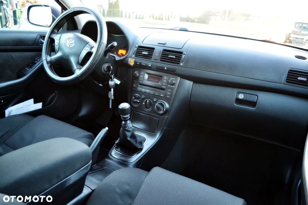 Toyota Avensis 2.0 D-4D Luna - 14