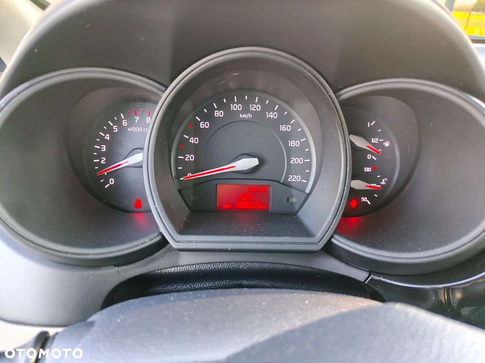 Kia Rio - 16