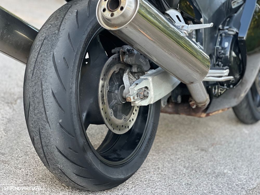 Honda CBR SuperBlackBird - 7