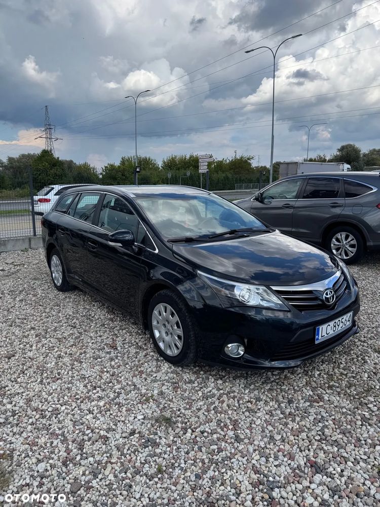 Toyota Avensis 2.0 D-4D Premium - 2