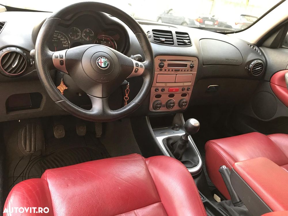 Alfa Romeo 147 1.9 JTD 16V M-Jet Distinctive - 10