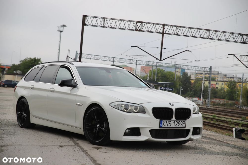 BMW Seria 5 525d xDrive - 9