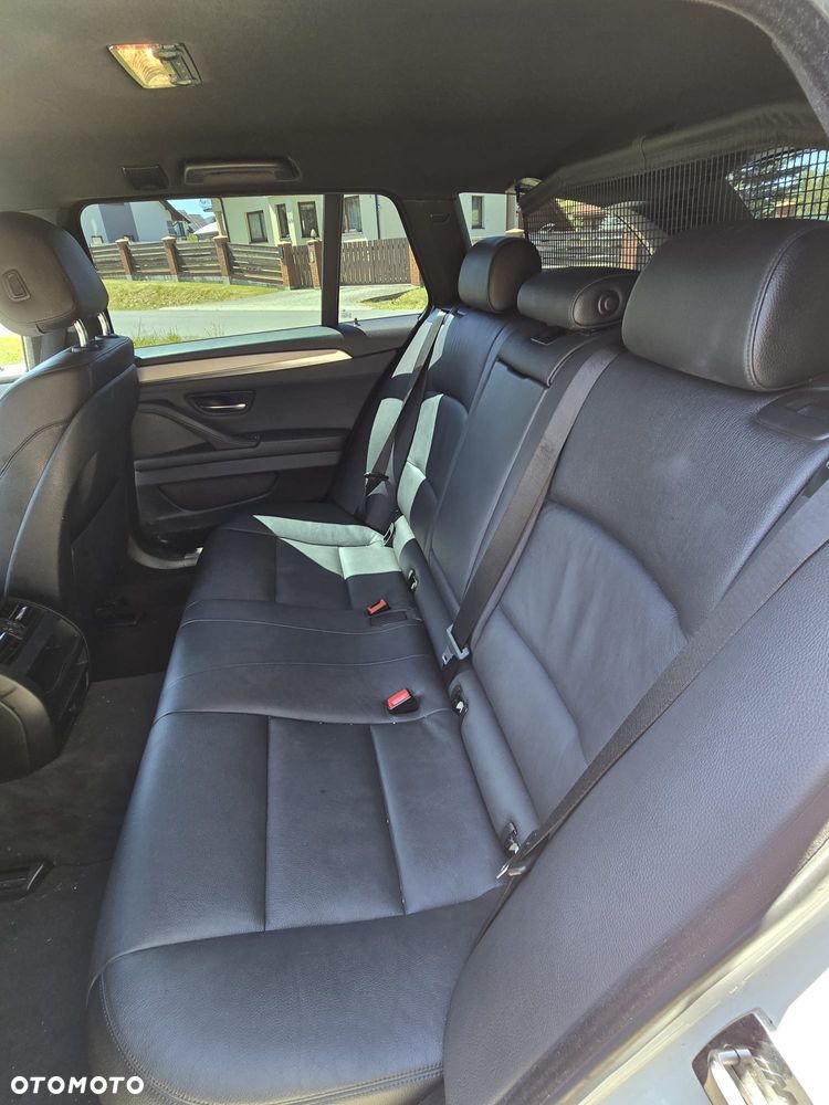 BMW Seria 5 528i xDrive Sport-Aut Modern Line - 11