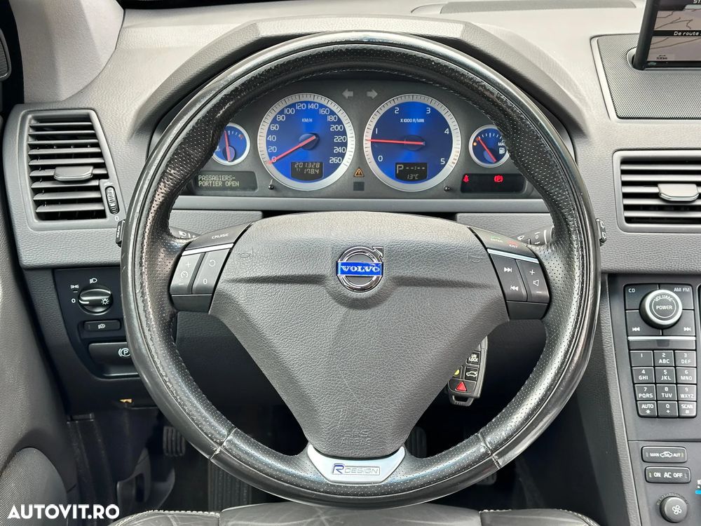 Volvo XC 90 D5 AWD Geartonic RDesign - 24