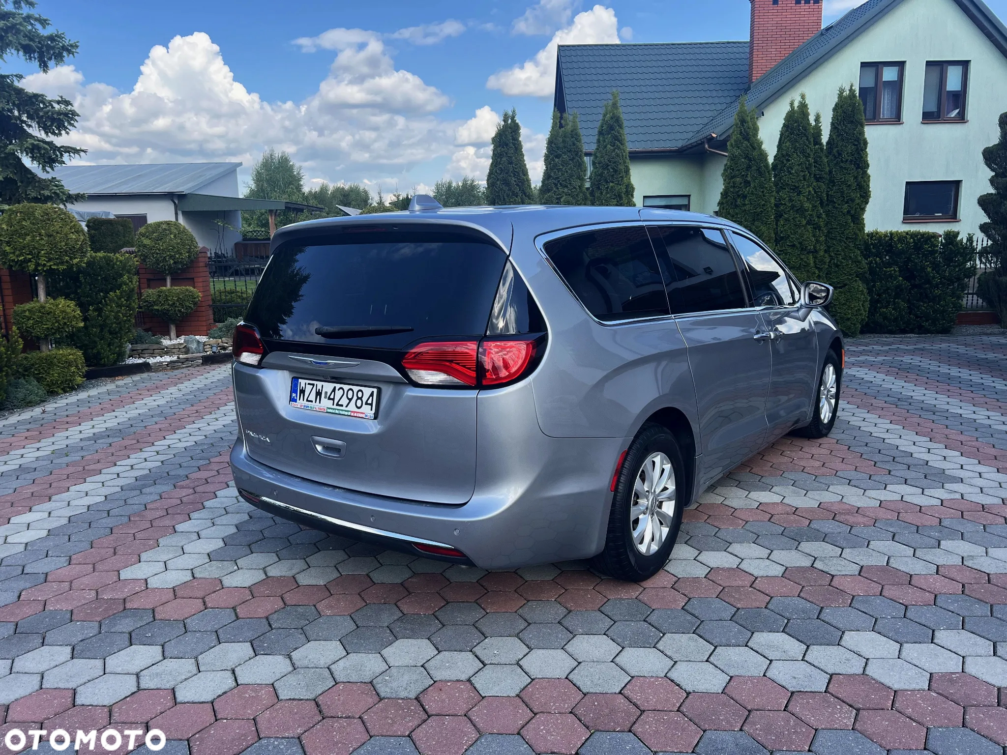 Chrysler Pacifica - 7